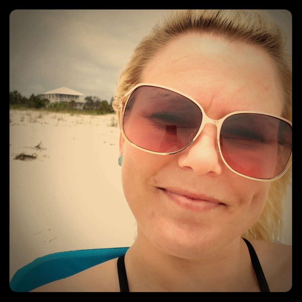 Meet your Posher, Dayna